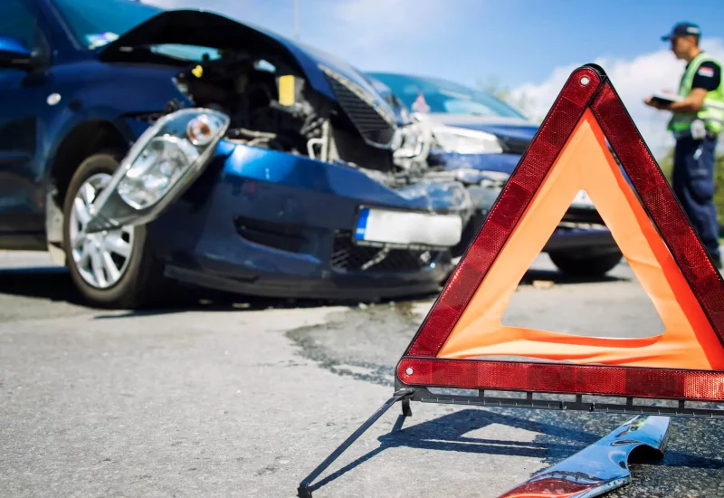 road-accident-with-smashed-cars-_1_